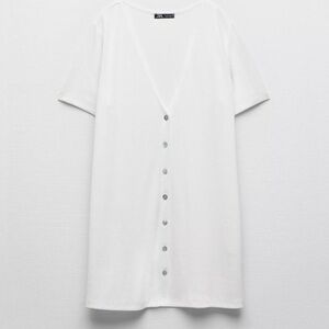 NWT Zara White Ribbed Buttoned V-Neck Top